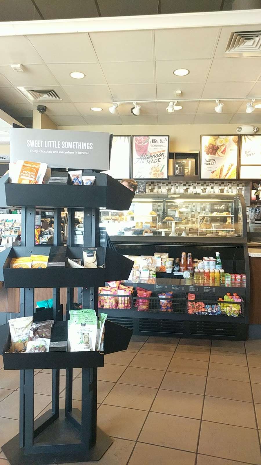 Starbucks | 7500 S Gartrell Rd Suite 101, Aurora, CO 80016, USA | Phone: (303) 690-1104