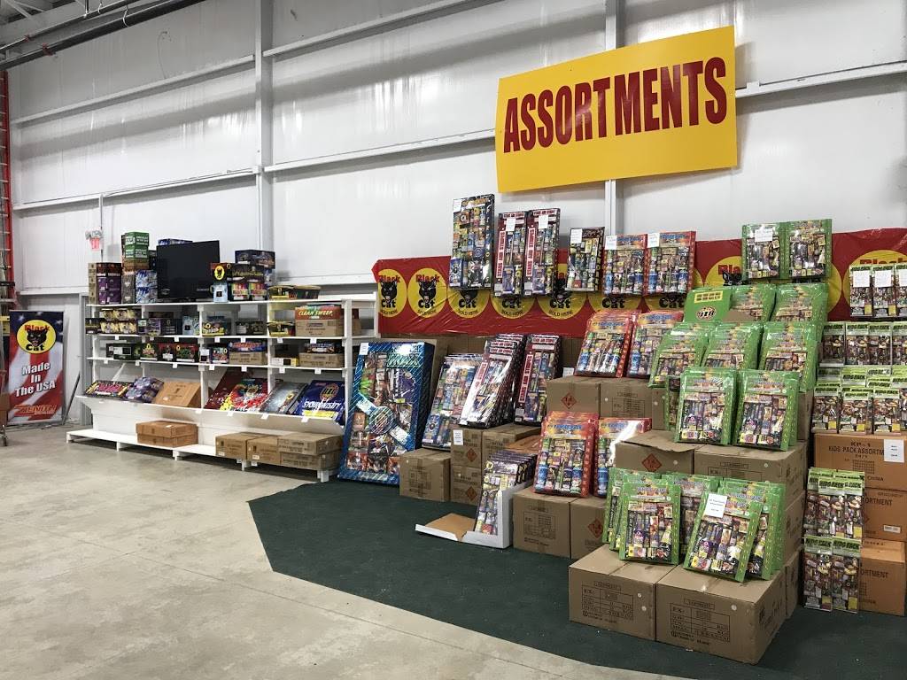 Nelsons Fireworks | 1799 Farm to Market Rd 730 N, Azle, TX 76020, USA | Phone: (214) 535-1739