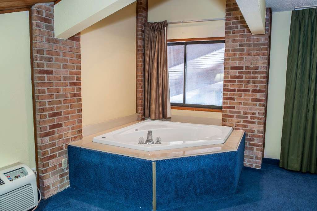 Quality Inn | 6105 Cambridge Way, Plainfield, IN 46168, USA | Phone: (317) 838-9300