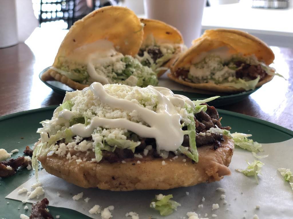 Tacos La Banqueta Puro DF | 2621 Hemphill St, Fort Worth, TX 76110, USA | Phone: (817) 923-8846