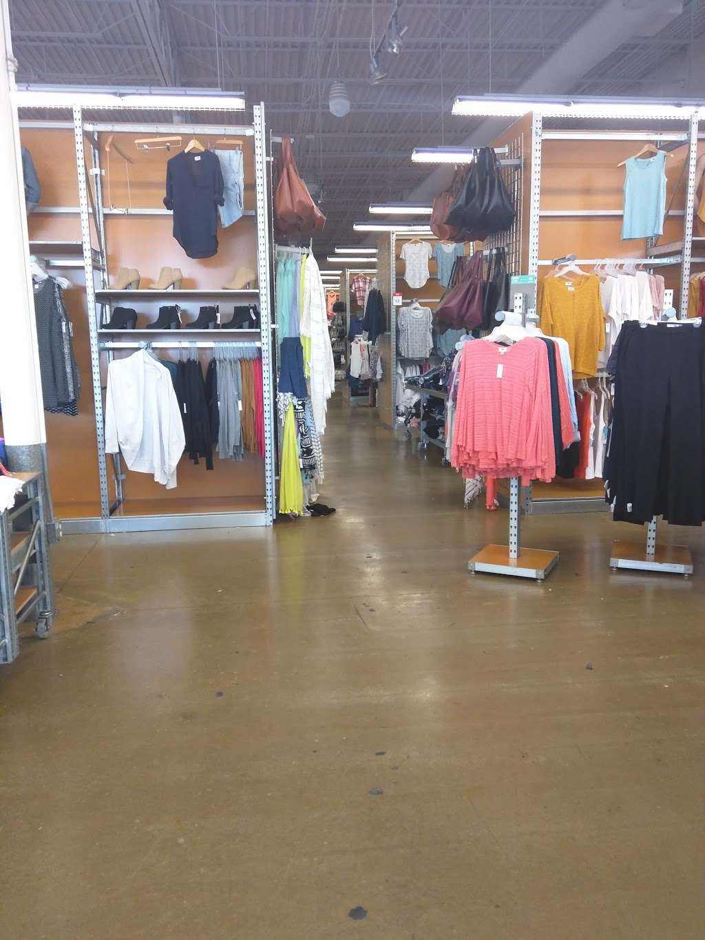 Old Navy | 5778 Fairmont Pkwy, Pasadena, TX 77505 | Phone: (281) 487-7231