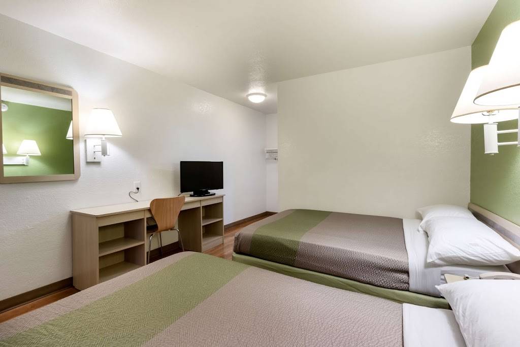 Motel 6 Austin, TX - Airport | 2707 Interregional Hwy S, Austin, TX 78741, USA | Phone: (512) 444-5882