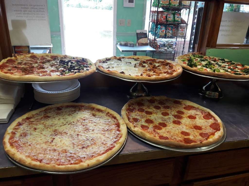 3 Countries Pizzeria | 202 E 6th St Ste 2, New Castle, DE 19720, USA | Phone: (302) 322-2611