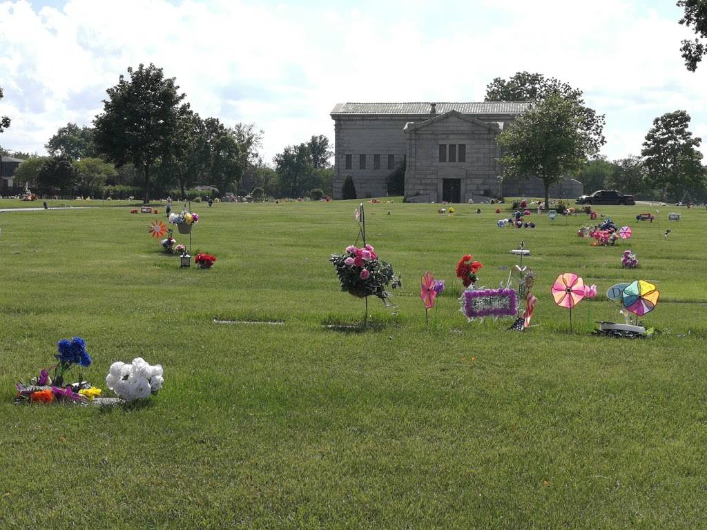 Glen Oaks Cemetery Inc | 4301 Roosevelt Rd, Hillside, IL 60162, USA | Phone: (708) 344-5600