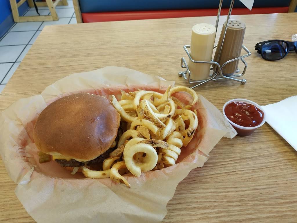 Twisters Burgers and Burritos | 4275 Isleta Blvd SW, Albuquerque, NM 87105, USA | Phone: (505) 877-2727