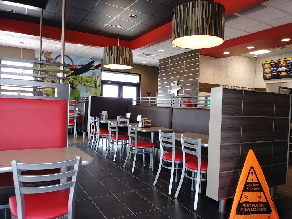 Hardees | 5627 S Scatterfield Rd, Anderson, IN 46013, USA | Phone: (765) 649-9247