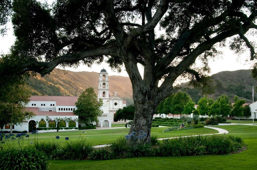 Thomas Aquinas College | 10000 Ojai Rd, Santa Paula, CA 93060, USA | Phone: (805) 525-4417