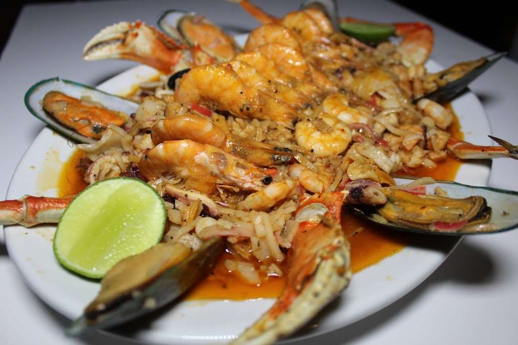 Mariscos Estilo Nayarit Fiesta Mexicana | 190 E Highland Ave, Elgin, IL 60120 | Phone: (224) 276-9906