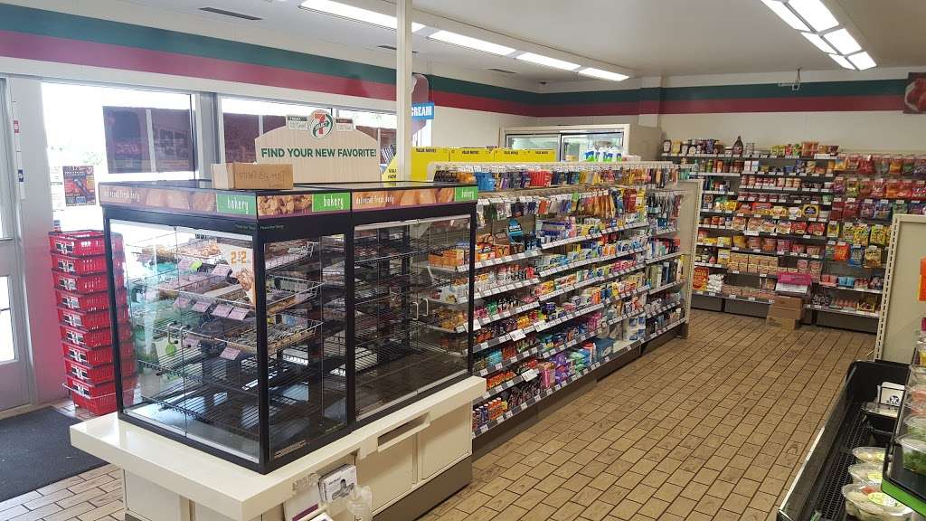 7-Eleven | 565 N Landmeier, Elk Grove Village, IL 60007, USA | Phone: (847) 437-3880