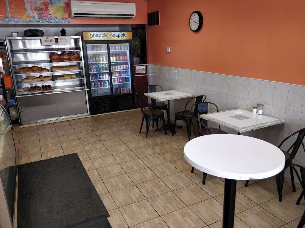 La Unica Bakery | 1701 Bergenline Ave, Union City, NJ 07087, USA | Phone: (201) 866-9444