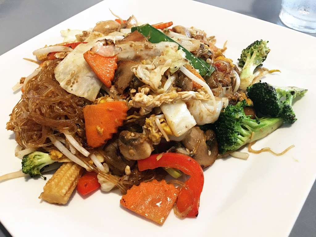 Five Star Thai Cuisine and Grocery | 5124 Pine Island Ct M, Crown Point, IN 46307, USA | Phone: (219) 769-6322
