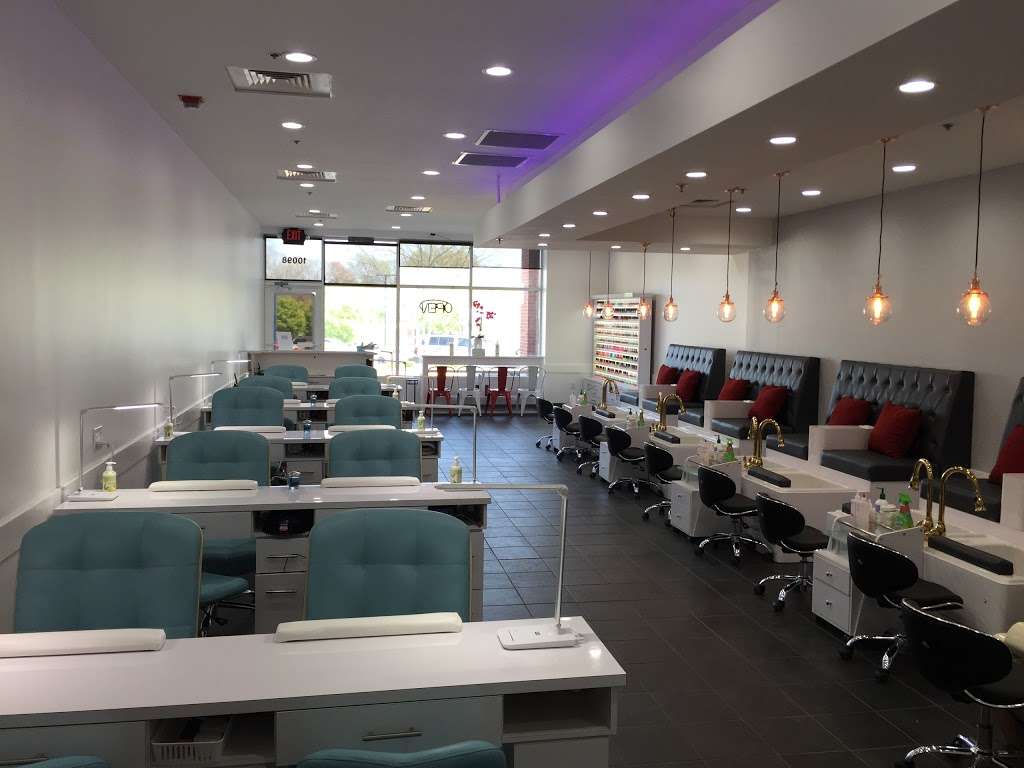 ManiLuxx Nails and Spa Manassas | 10098 Dumfries Rd, Manassas, VA 20110, USA | Phone: (703) 479-7630