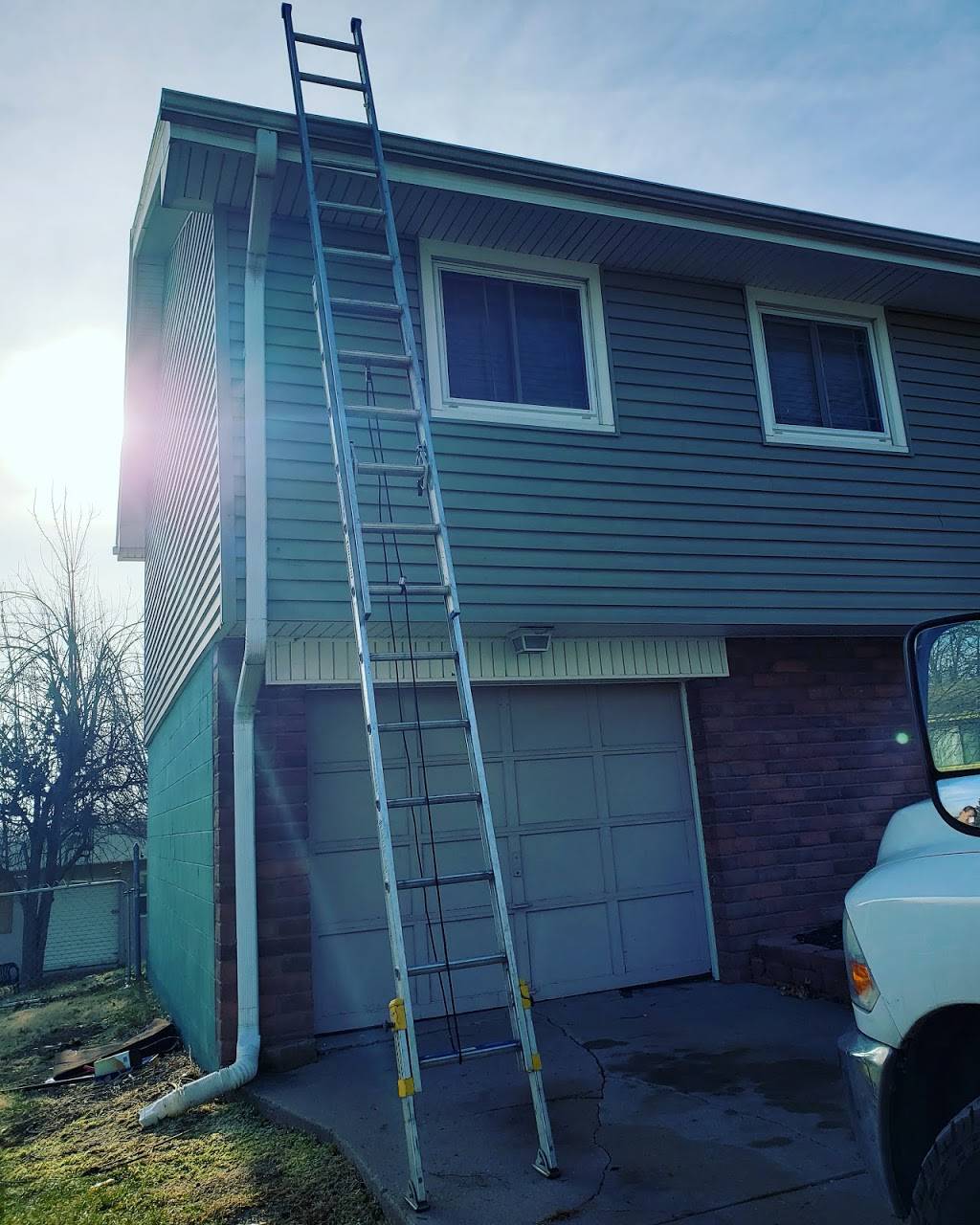 Bells Seamless Gutter | 801 Quail Run Dr, Keller, TX 76248 | Phone: (402) 212-1198