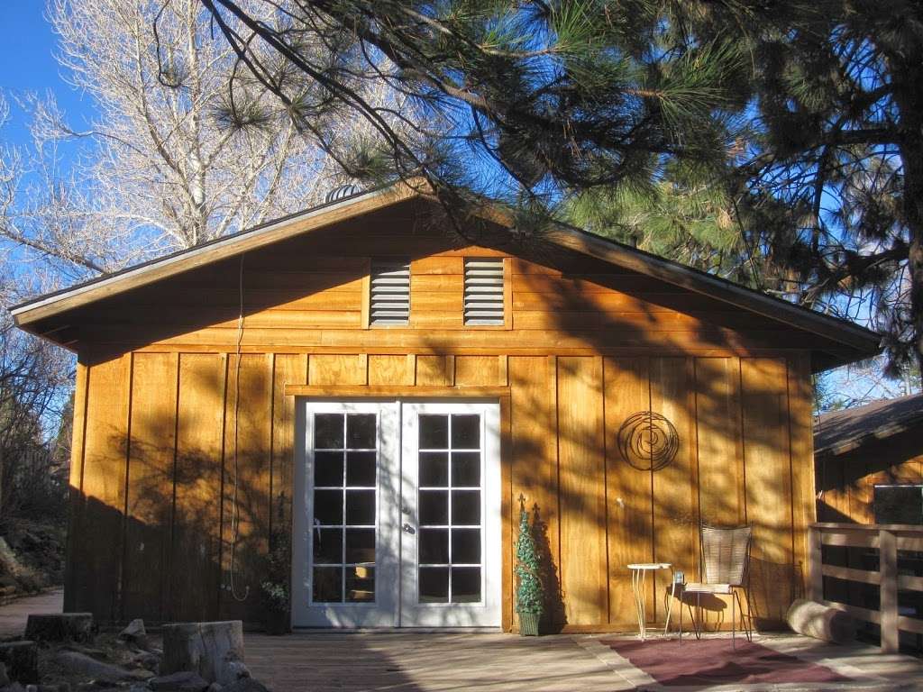 Little Pines Cabin & The Hideaway | 2383 E Canyon Dr, Wrightwood, CA 92397, USA | Phone: (626) 629-6032