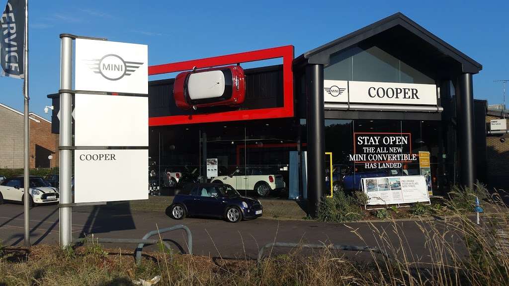 Cooper BMW Banstead | Brighton Rd, Banstead, Tadworth KT20 6BU, UK | Phone: 01737 749514