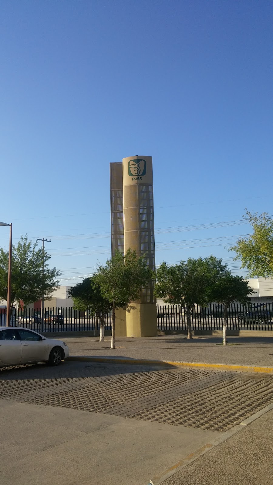 IMSS 67 | Av Santos Dumont NO. 654, Panamericana, 32320 Cd Juárez, Chih., Mexico | Phone: 656 631 6010