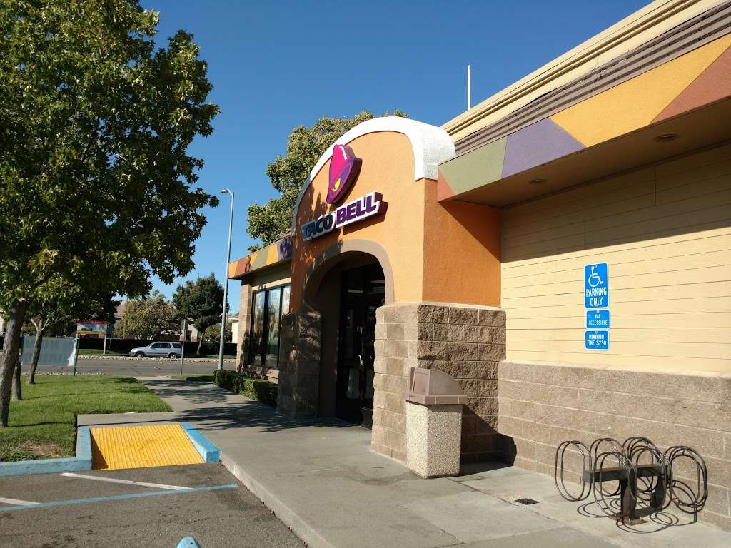 Taco Bell | 2010 Nut Tree Rd, Vacaville, CA 95687, USA | Phone: (707) 451-9064