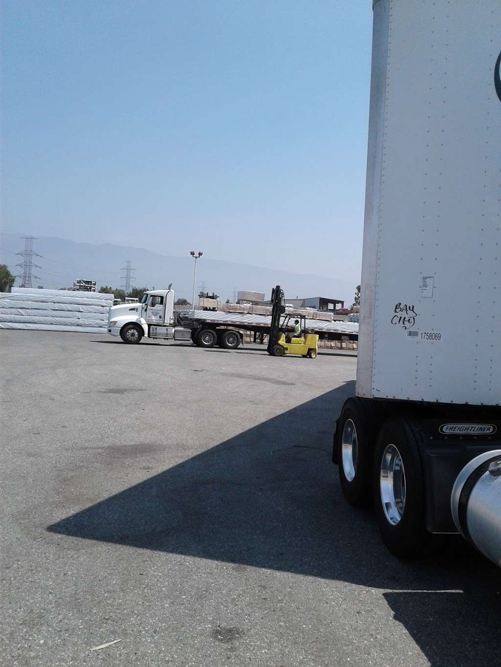 Aguilar Trucking Inc | 8939 Etiwanda Ave, Etiwanda, CA 91739, USA | Phone: (909) 899-5222