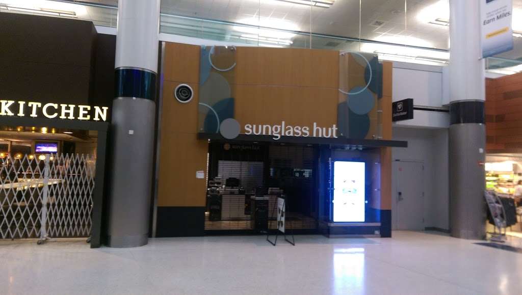 Sunglass Hut | 3950 S Terminal Rd, Houston, TX 77032, USA | Phone: (281) 821-5566