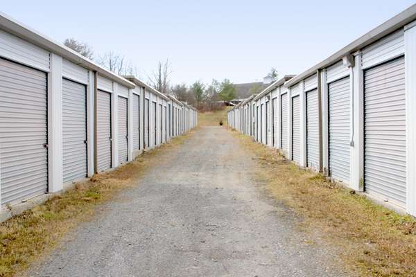 Moove In Self Storage - Middletown | 902 NY-17M, Middletown, NY 10940, USA | Phone: (845) 361-2277