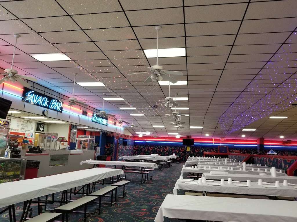 Interskate Roller Rink | 1408 S, E State Hwy 121, Lewisville, TX 75067, USA | Phone: (972) 221-4666