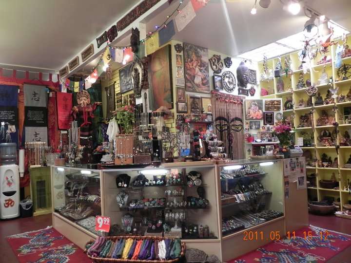 Kathmandu Boutique | 1844 Lincoln Blvd, Santa Monica, CA 90404, United States | Phone: (310) 396-4036