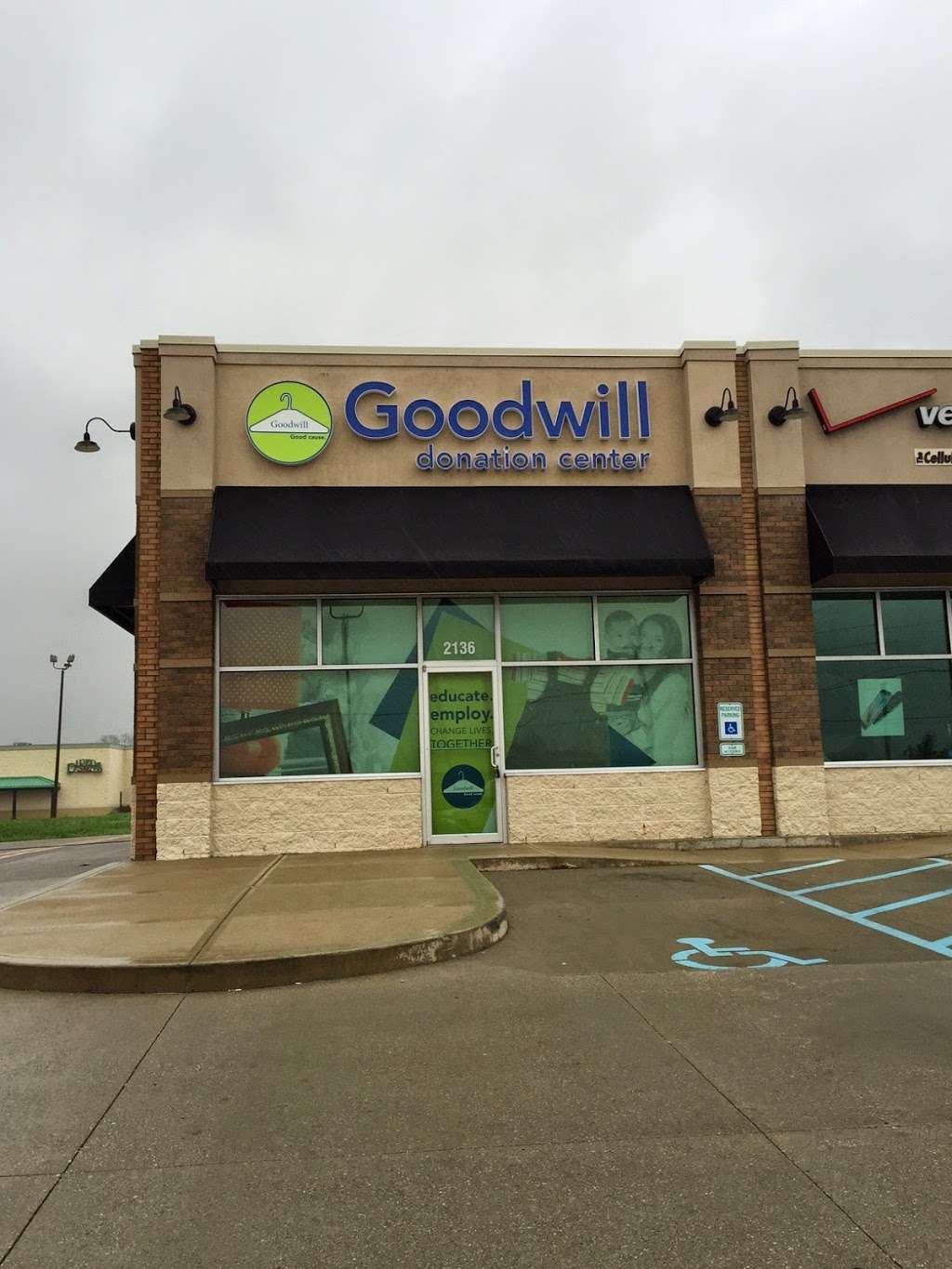 Goodwill Donation Center | 2136 W Southport Rd, Indianapolis, IN 46217 | Phone: (317) 999-6658