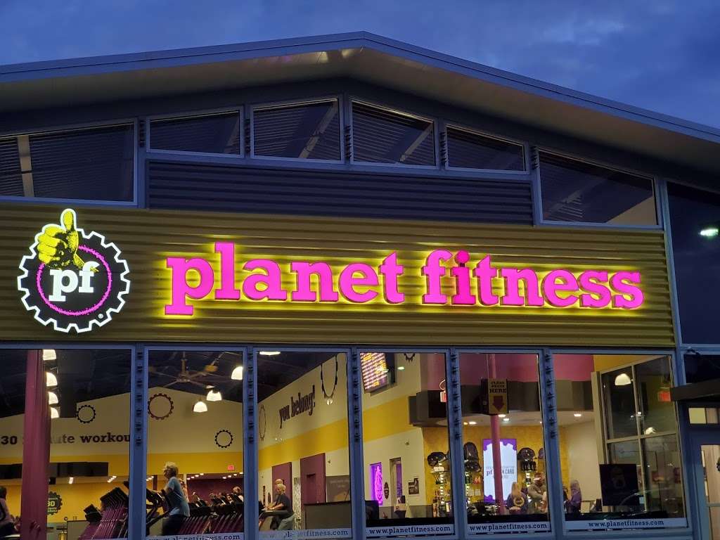 Planet Fitness | Shopping Center, 108 W 1st Ave, Parkesburg, PA 19365, USA | Phone: (484) 206-7766