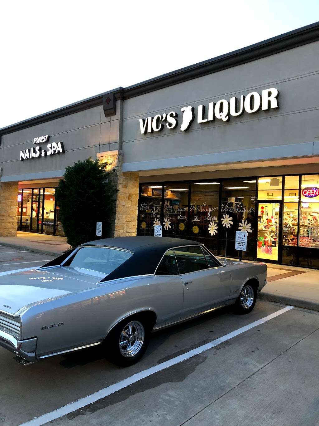 Vics Liquor | 1500 Research Forest Dr Suite 170, Shenandoah, TX 77381, USA | Phone: (832) 585-1462