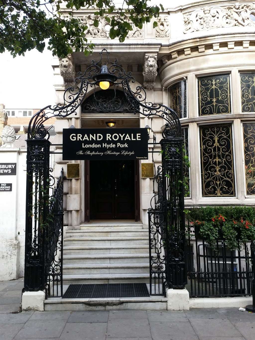 Grand Royale London Hyde Park | 1-9 Inverness Terrace, London W2 3JP, UK | Phone: 020 7313 7900
