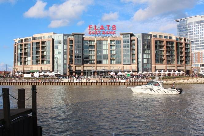 Flats at East Bank Apartments | 1055 Old River Rd, Cleveland, OH 44113, USA | Phone: (216) 487-7002