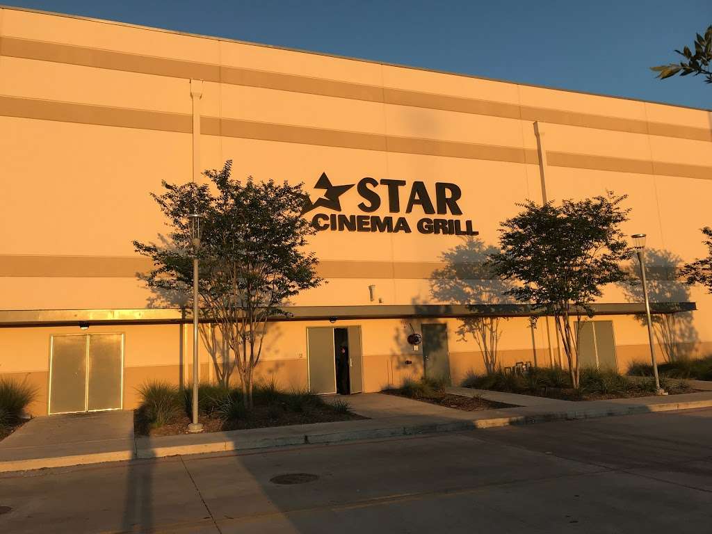 Star Cinema Grill | 702 Baybrook Mall, Friendswood, TX 77546 | Phone: (281) 557-9300
