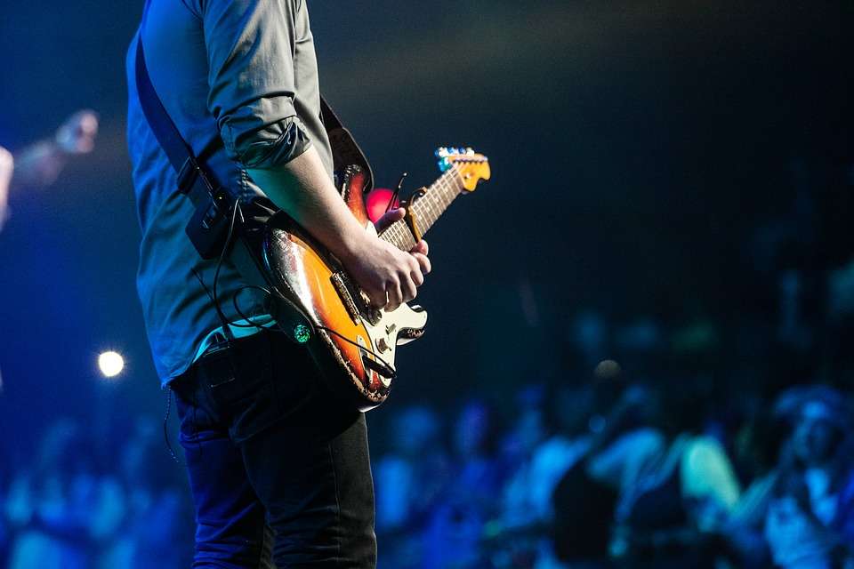Guitar Lessons South London | 102 steely road, Seely Rd, London SW17 9QU, UK | Phone: 020 7625 6895