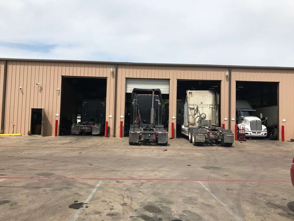 b&f diesel and trailer repair | 2325 Hinton Dr, Irving, TX 75061, USA | Phone: (817) 818-0505