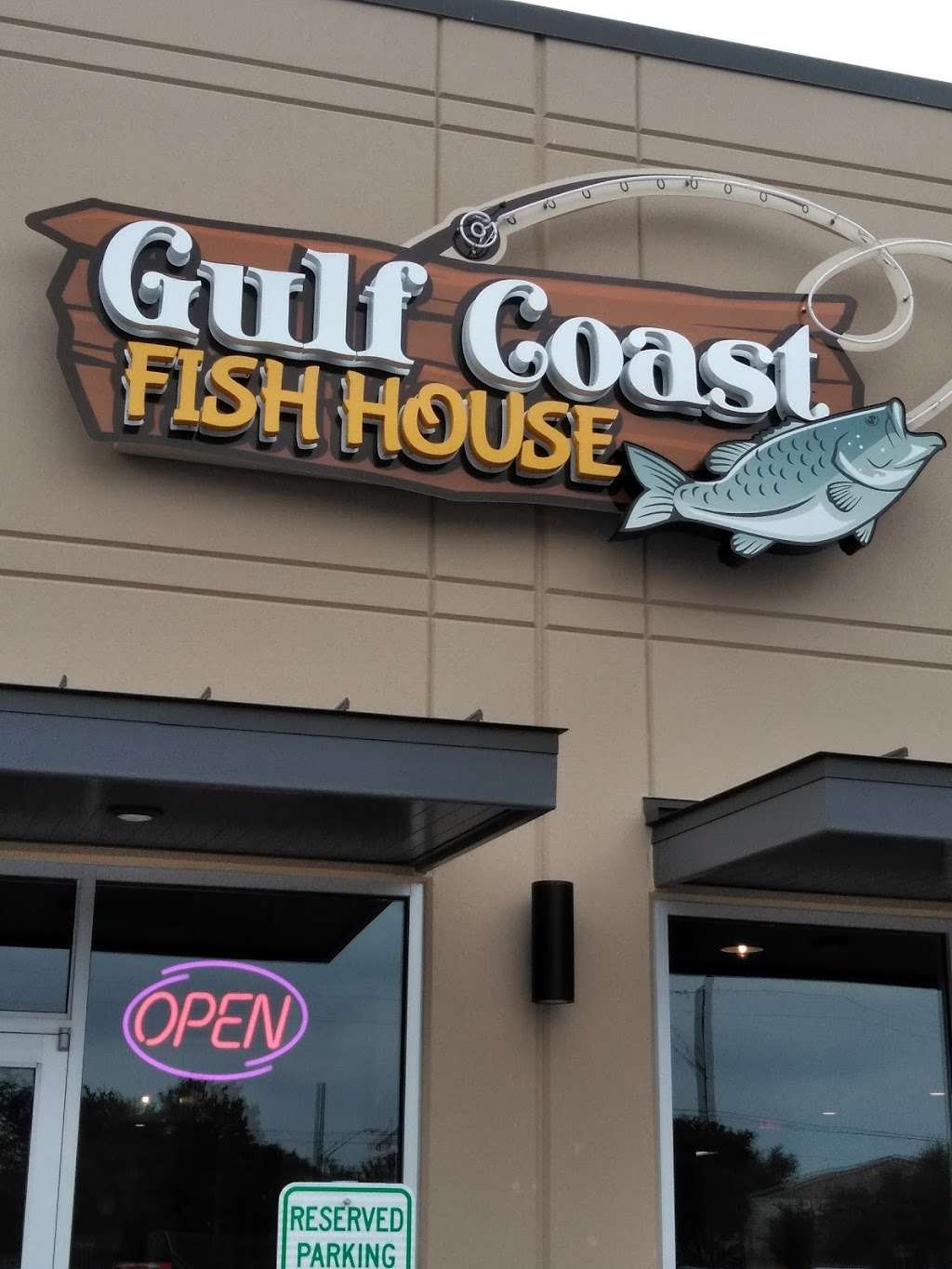 Gulf Coast Fish House | 2230 SE Military Dr, San Antonio, TX 78223, USA | Phone: (210) 277-0377