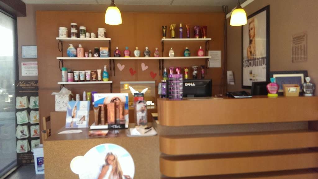 L.A. TAN | 3101 N Ashland Ave, Chicago, IL 60657 | Phone: (773) 244-8266