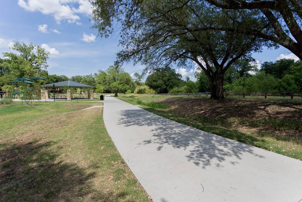 Julia Burgen Park | 1008 Ruby St, Arlington, TX 76010, USA | Phone: (817) 459-5474