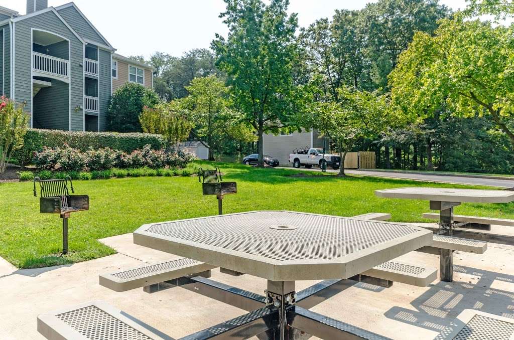 The Crossings at White Marsh Apartments | 1 Lincoln Woods Way, Perry Hall, MD 21128 | Phone: (410) 931-0600