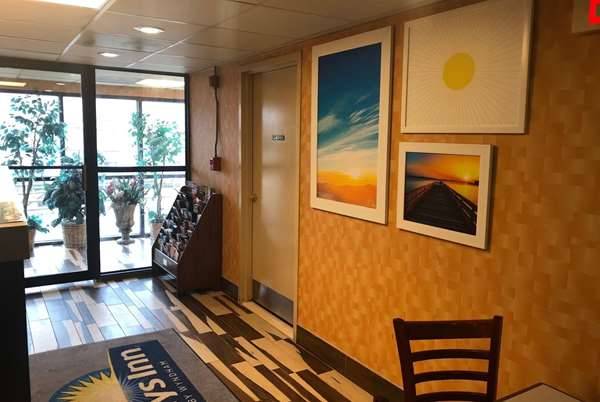 Days Inn by Wyndham Jersey City / NYC Area | 750 Tonnele Ave, Jersey City, NJ 07307, USA | Phone: (201) 420-9040