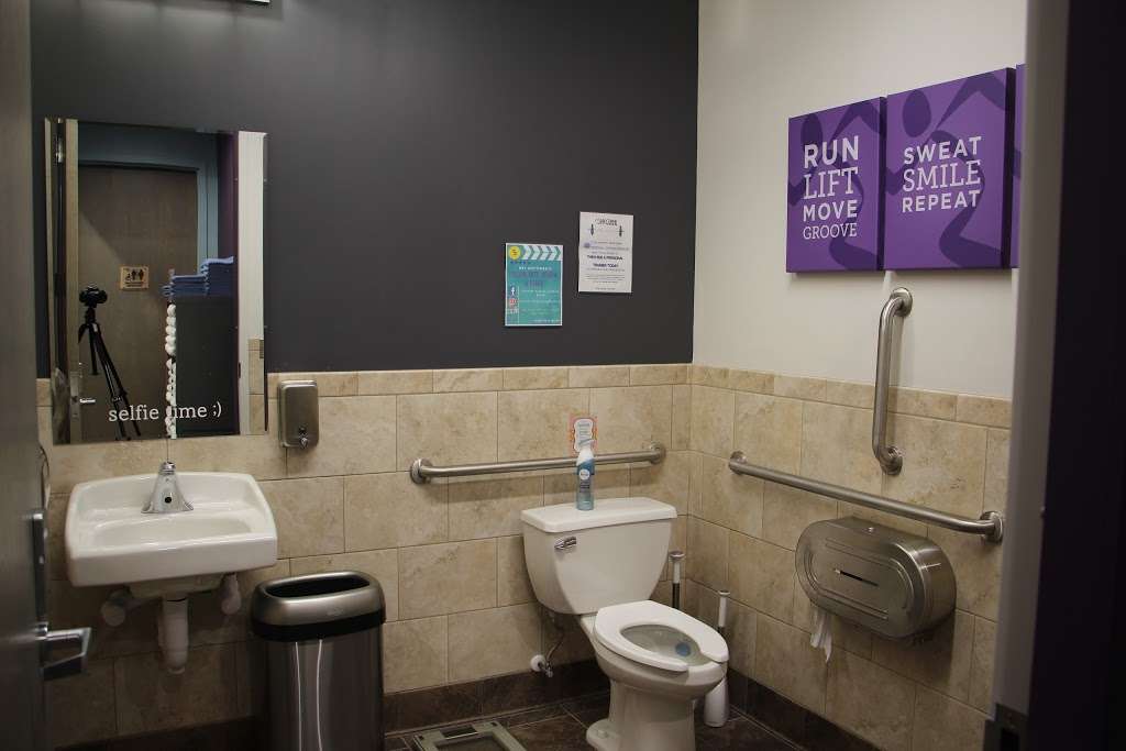 Anytime Fitness | 338 E North Ave, Lombard, IL 60148, USA | Phone: (630) 656-9300