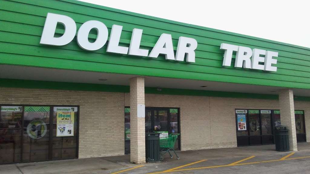 Dollar Tree | 7519 W Oklahoma Ave, Milwaukee, WI 53219, USA | Phone: (414) 978-4769