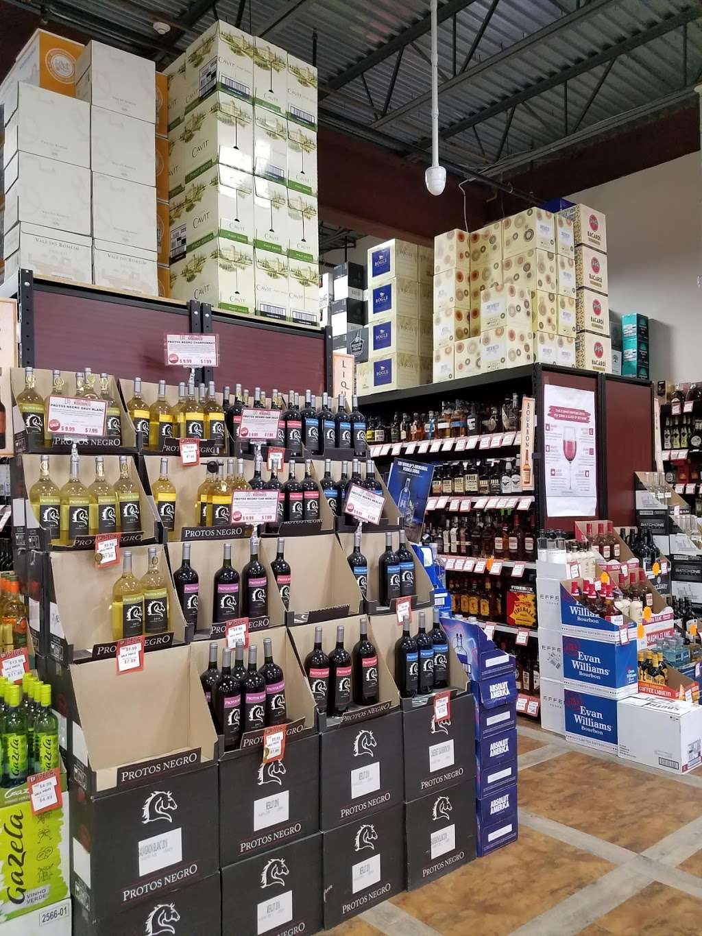 Liquor & Wine Warehouse | 4593 Austin Blvd, Island Park, NY 11558, USA | Phone: (516) 897-9463