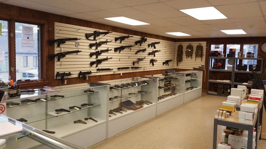 THE GUN SHOP LLC | 1452 Sheridan Rd, Kenosha, WI 53140 | Phone: (262) 925-1001