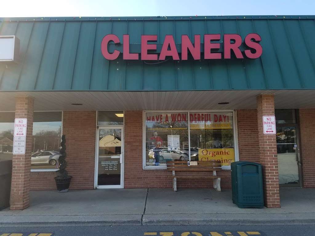 Marlboro First Class Cleaners | 8 S Main St #7, Marlboro Township, NJ 07746, USA | Phone: (732) 462-4444
