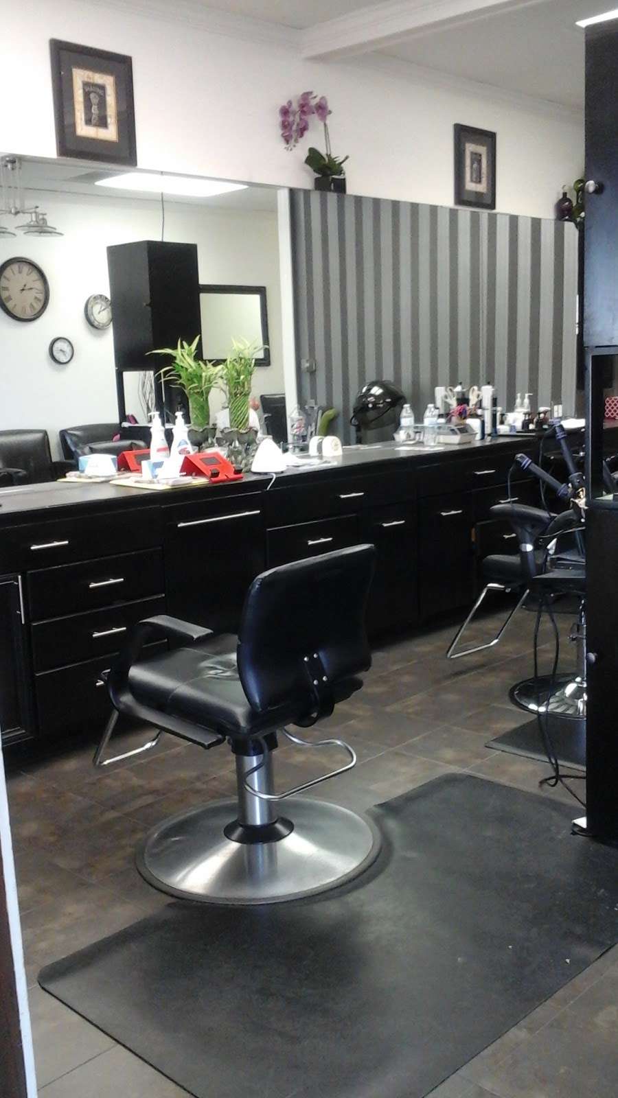 The Happy Hair | 2060 South Euclid St #h, Anaheim, CA 92802 corner of Euclid and, Orangewood Ave, Anaheim, CA 92802, USA | Phone: (714) 331-1899