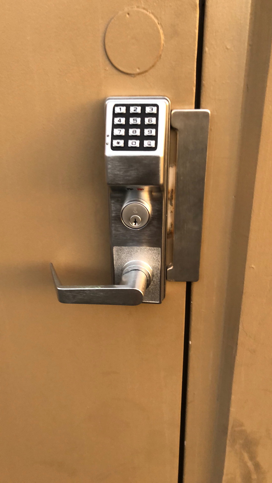 B1 Locksmith of Mesa | 1819 S Dobson Rd UNIT 205, Mesa, AZ 85202, USA | Phone: (480) 550-8811