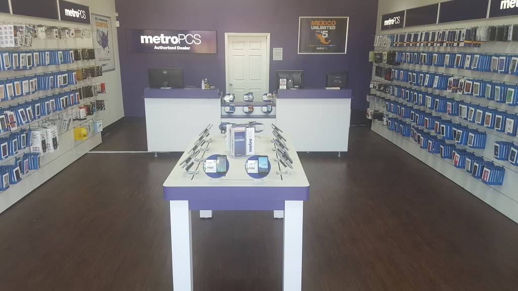 Metro by T-Mobile | 1885 Esters Rd Ste 130, Irving, TX 75061, USA | Phone: (972) 313-0275