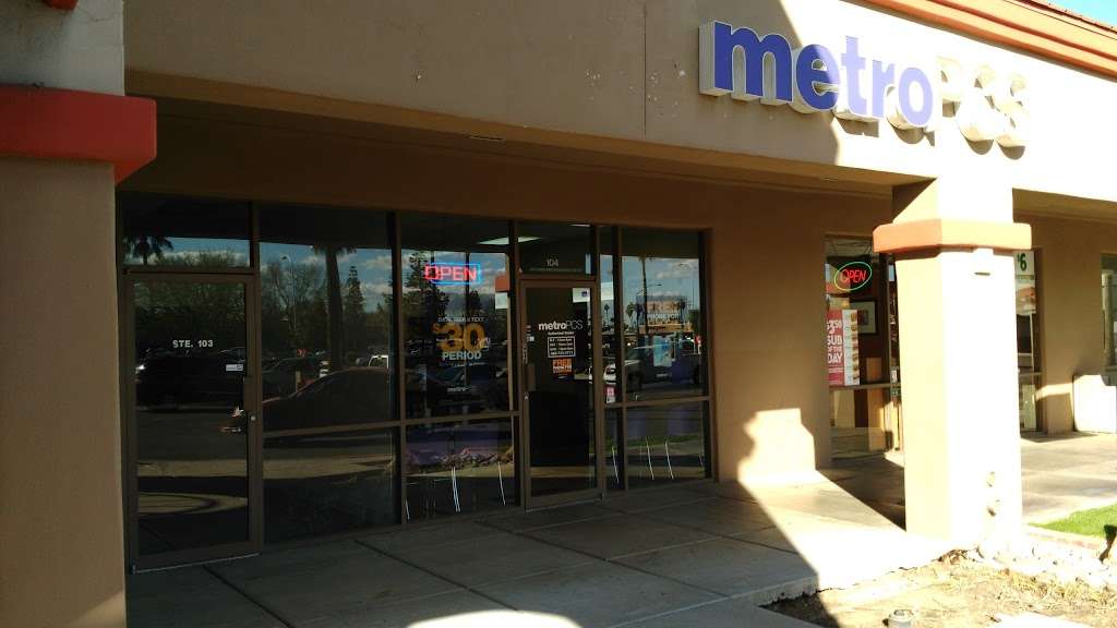 Metro by T-Mobile | 322 E Brown Rd Ste 104, Mesa, AZ 85201 | Phone: (480) 733-3711