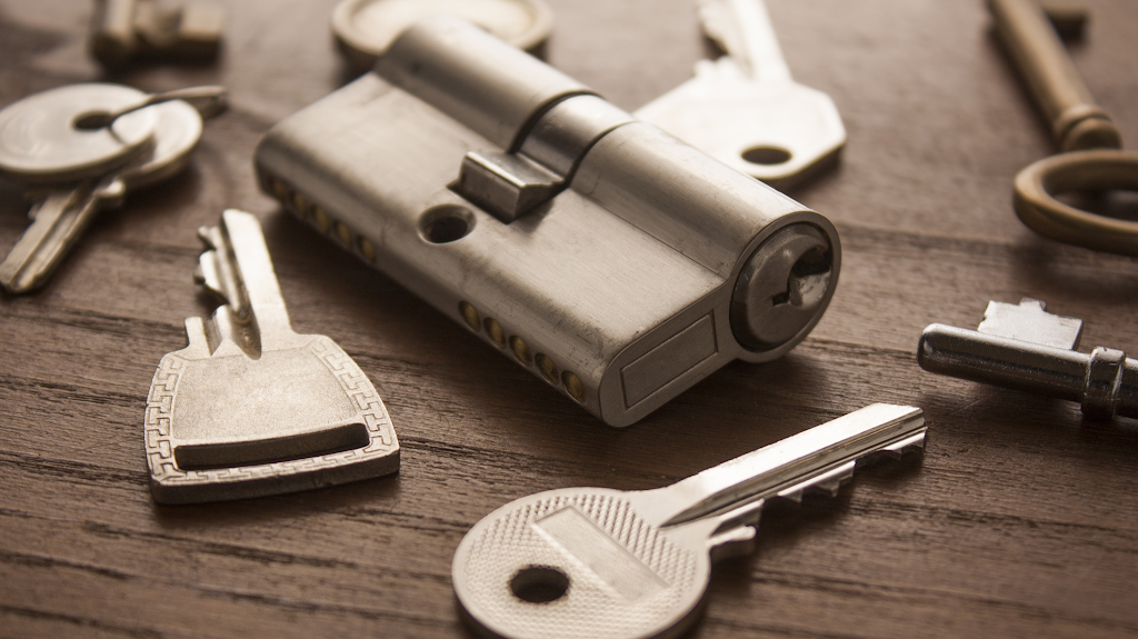 Locksmith Services Ltd | 1 Eastcote Dr, Harpenden AL5 1SE, UK | Phone: 07917 570526