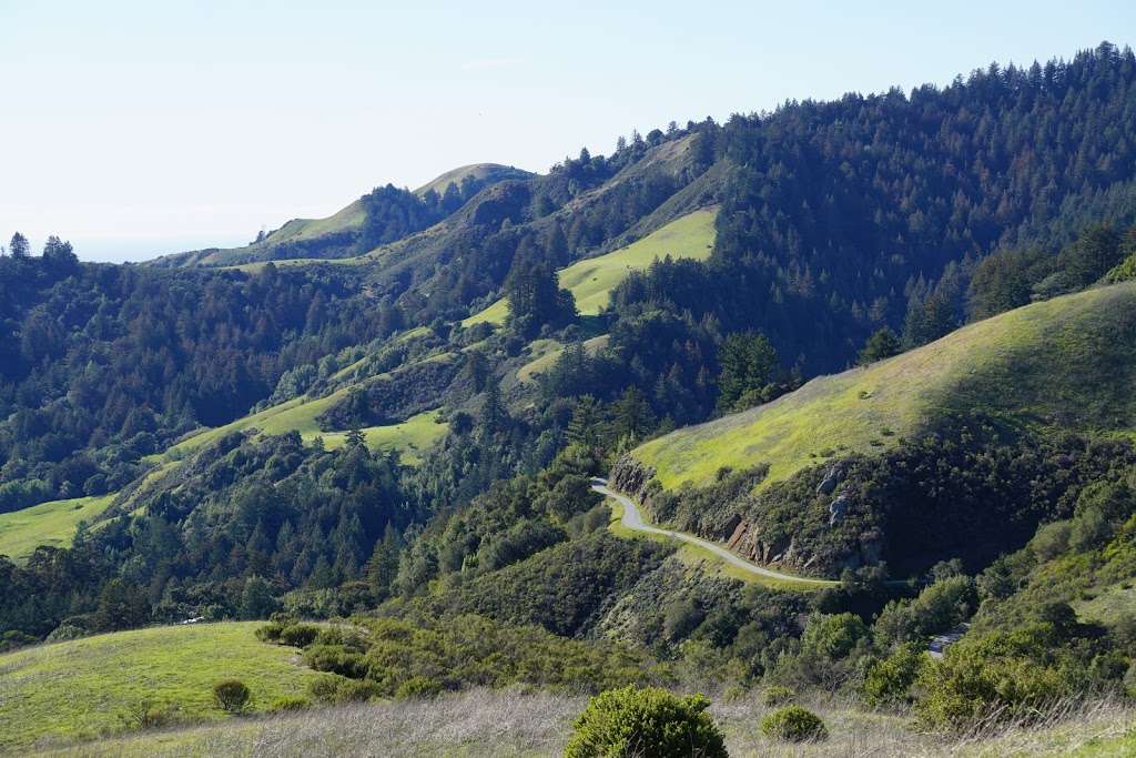 Anniversary Trail Parking and Picnic Tables | Anniversary Trail, Portola Valley, CA 94028, USA